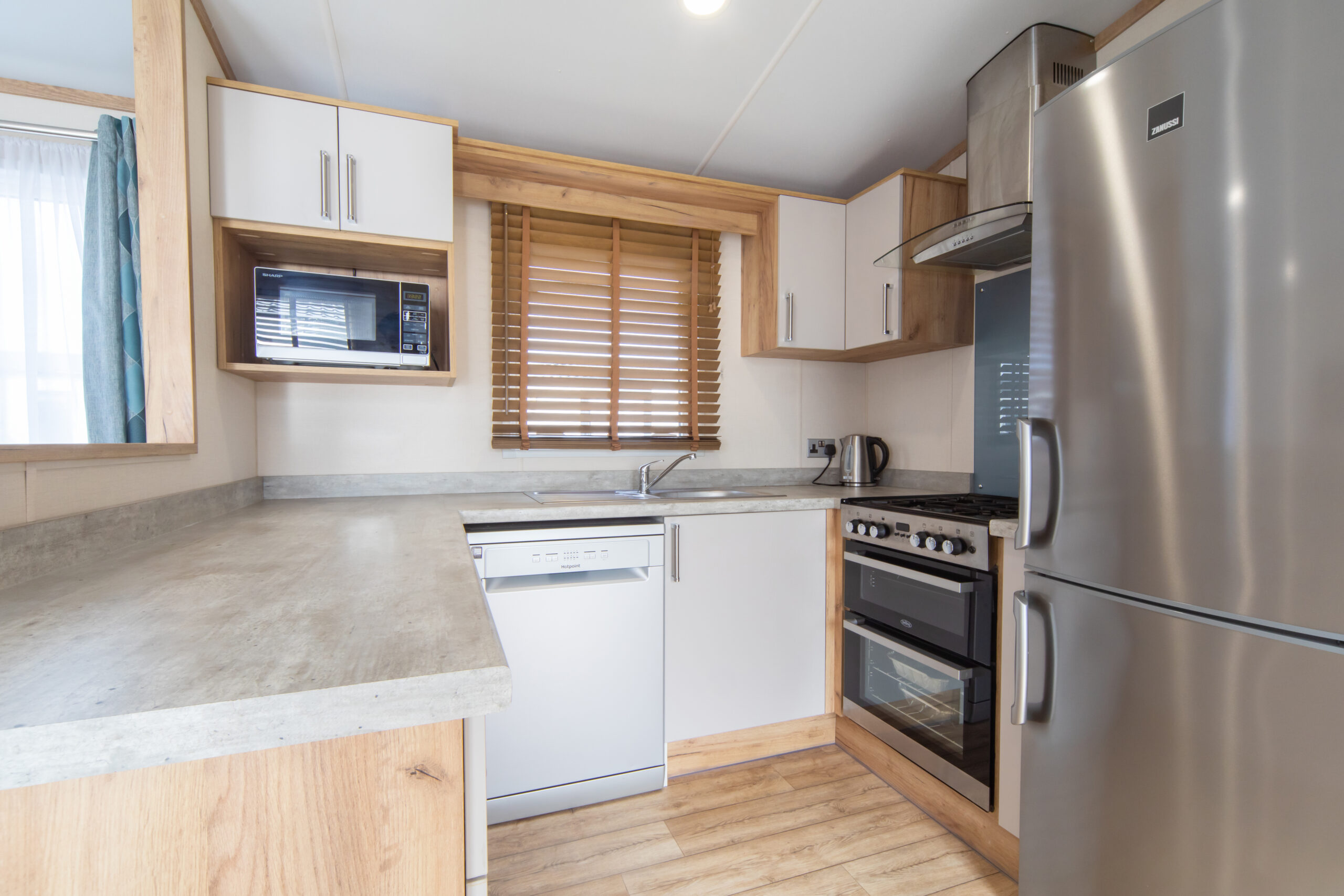 Elite Plus Hemsworth 4 - Kitchen