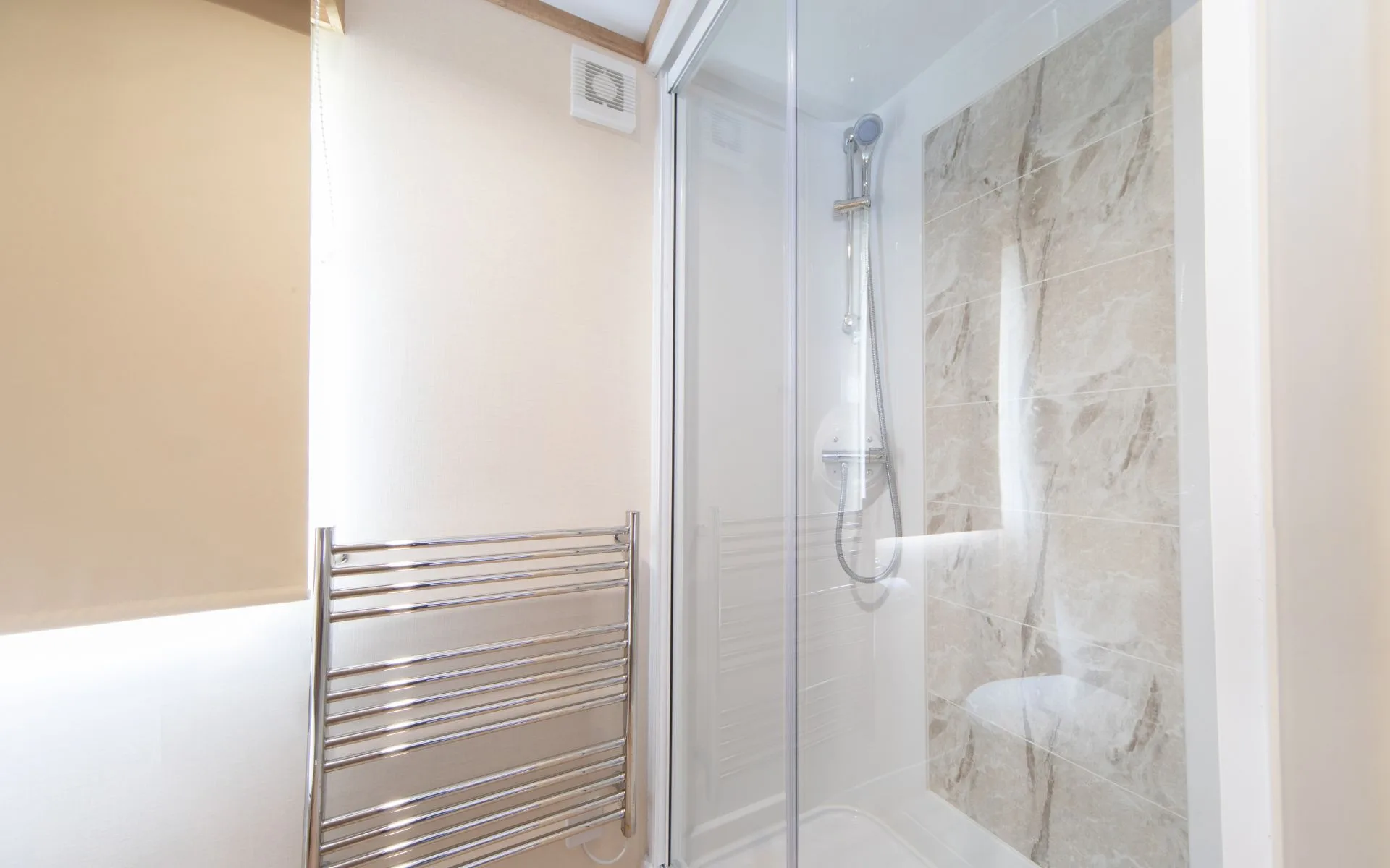 Elite Plus Hemsworth Bathroom