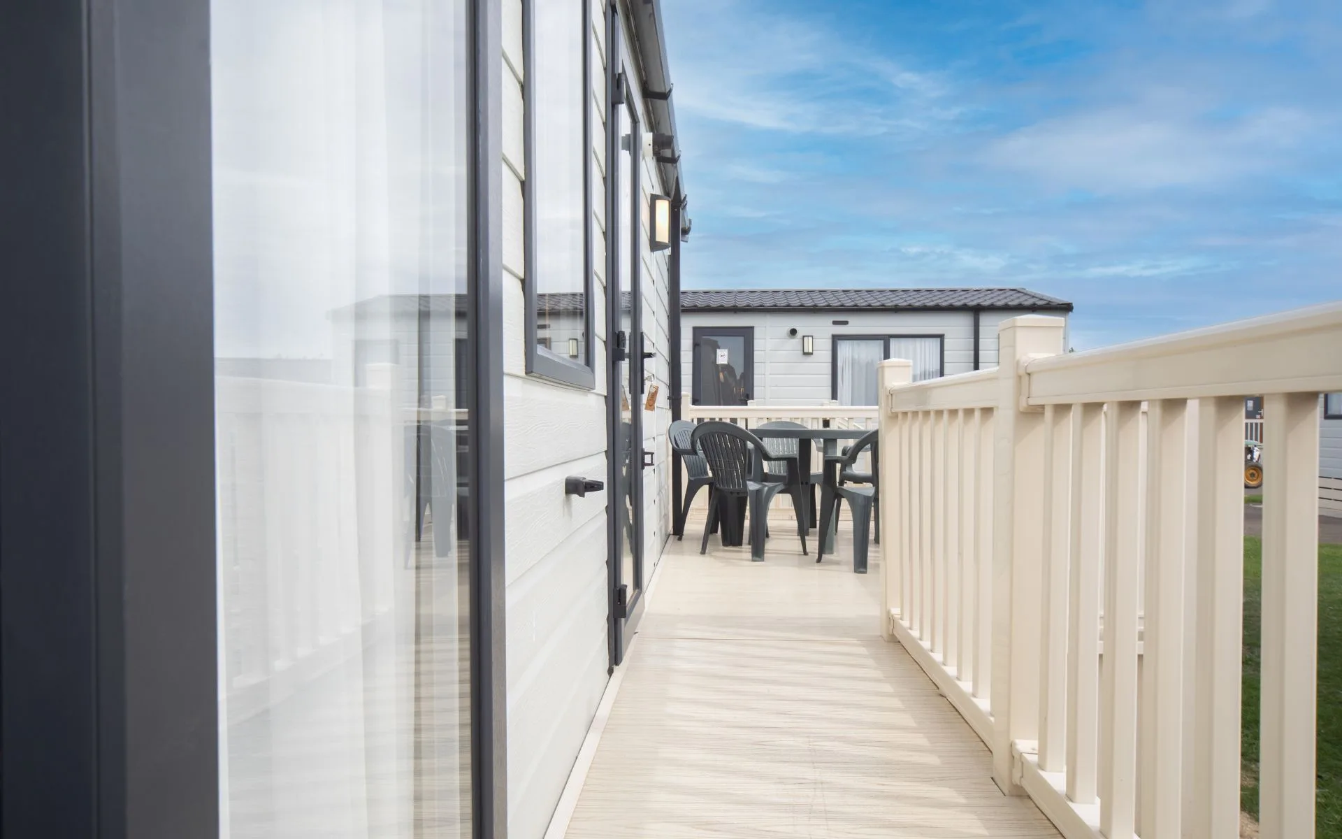 Elite Plus Hemsworth Deck