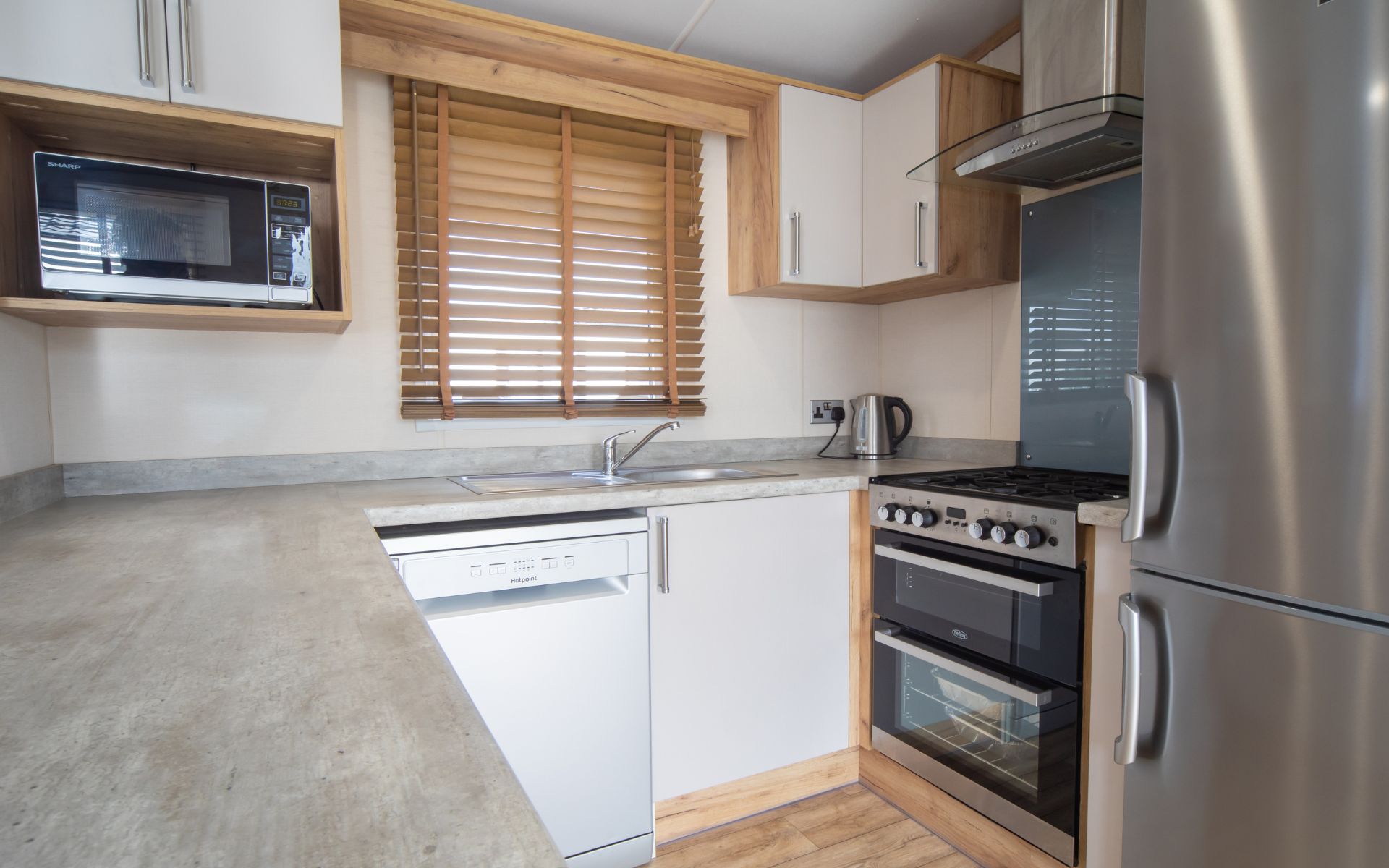 Elite Plus Hemsworth Kitchen