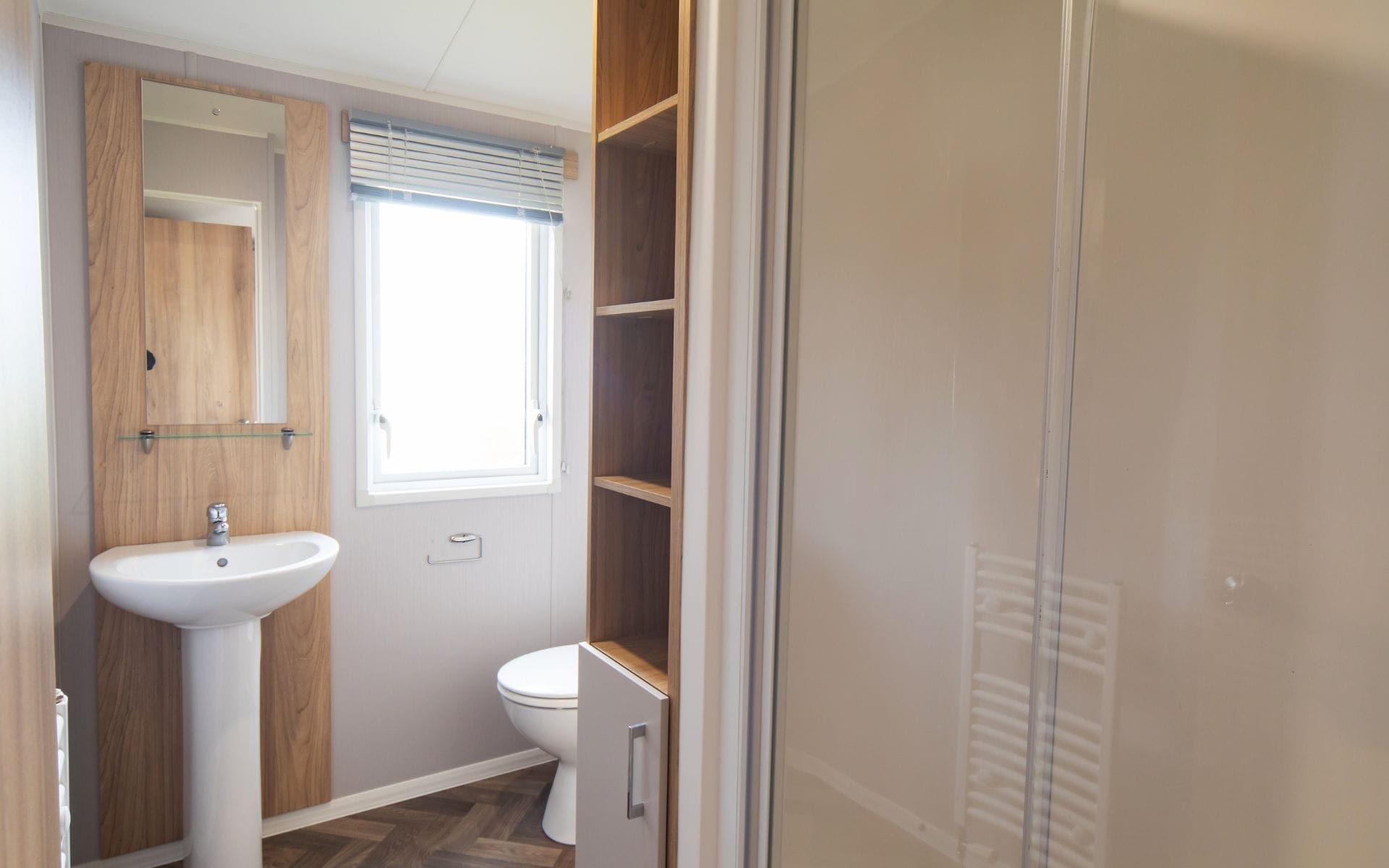 Classic Castleton Plus Twin Bathroom