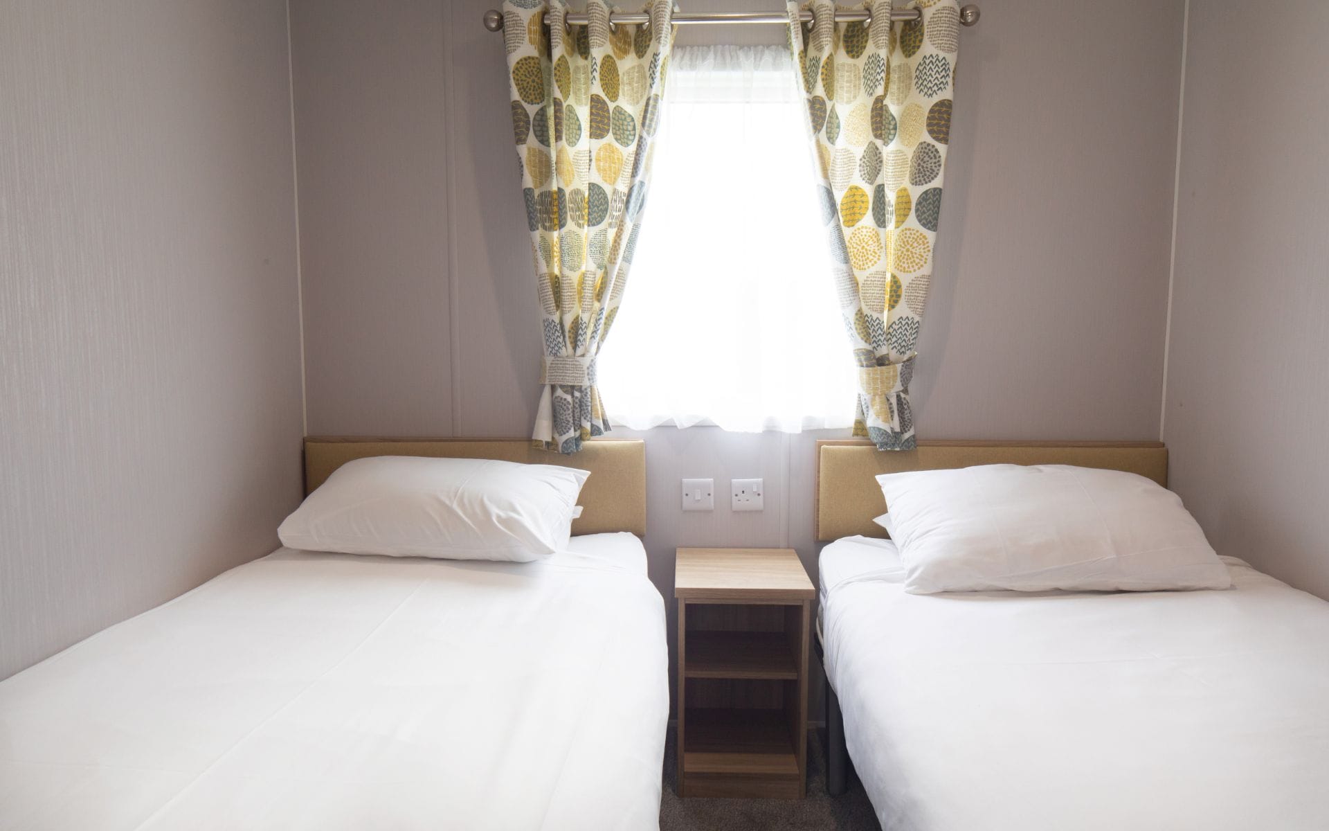 Classic Castleton Plus Twin Bedroom