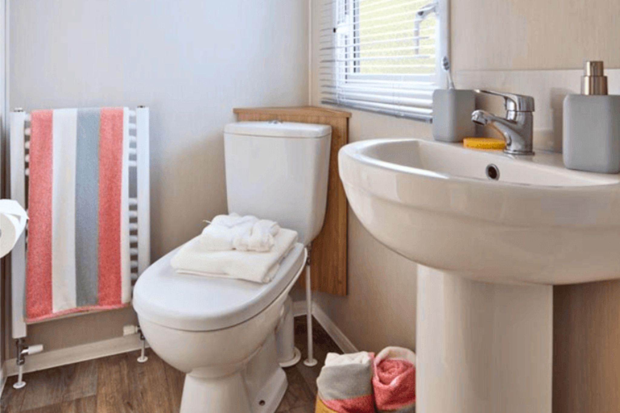 Classic Plus Manor Bathroom