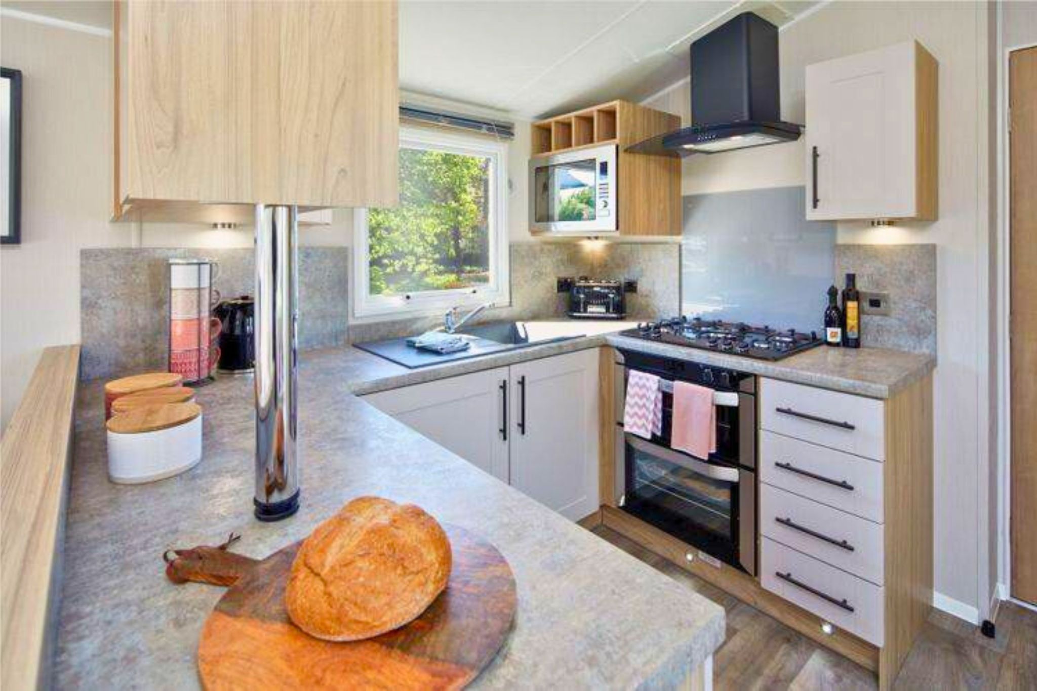 Classic Plus Manor Kitchen