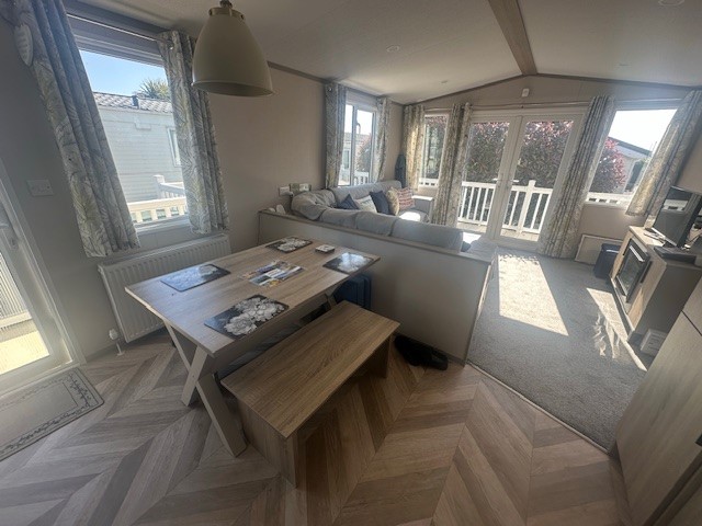 CC60 Dining