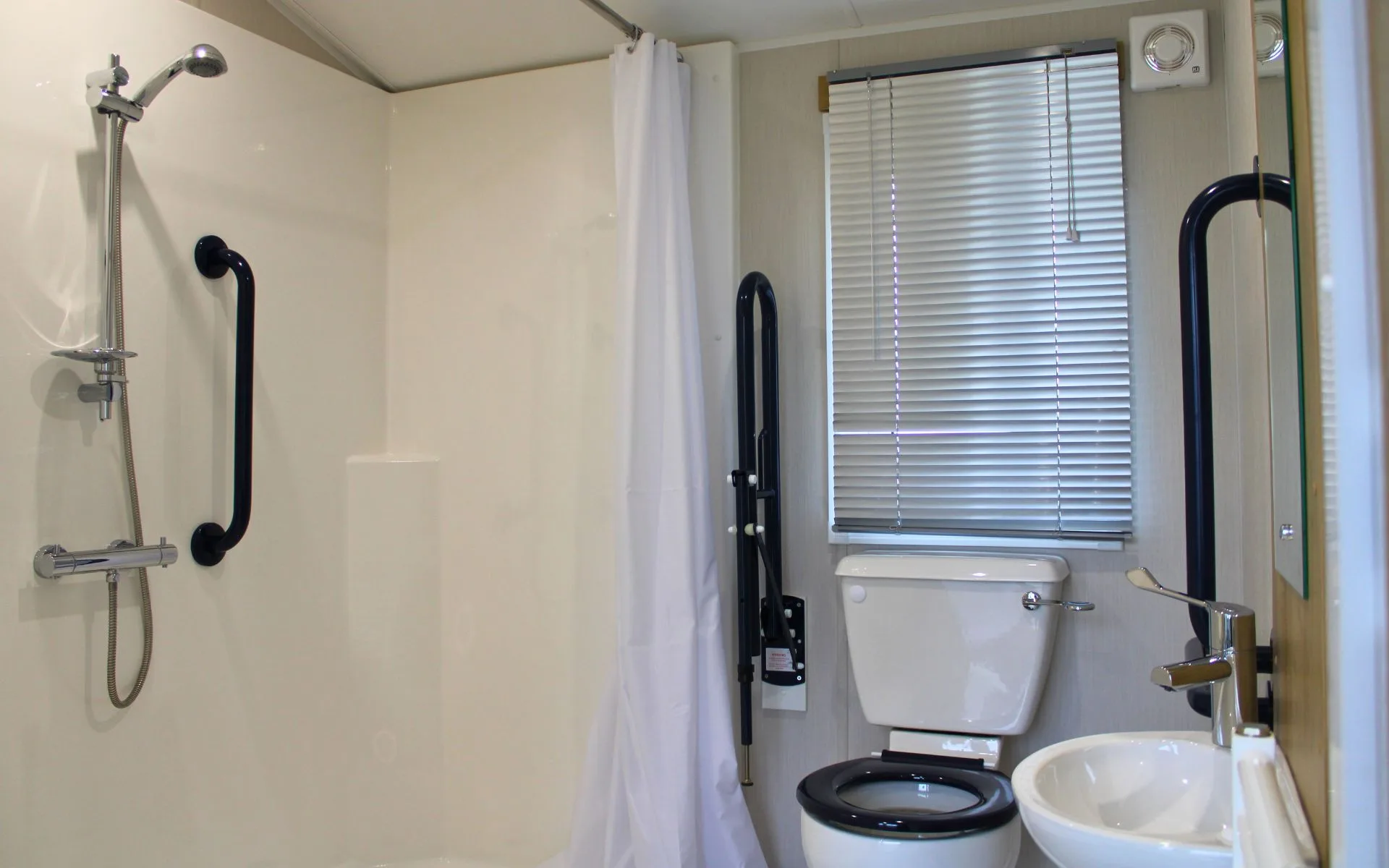 Easy Access Classic Rio Holiday Home Bathroom