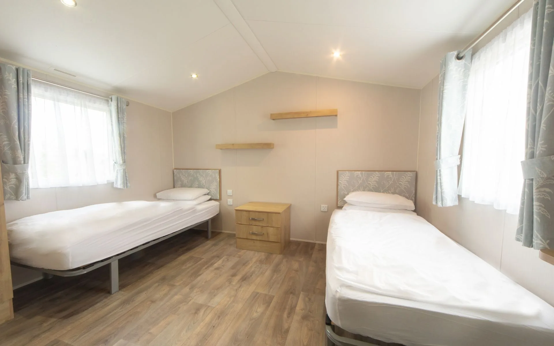 Easy Access Deluxe Richmond Twin 1 Unit 130 M3I