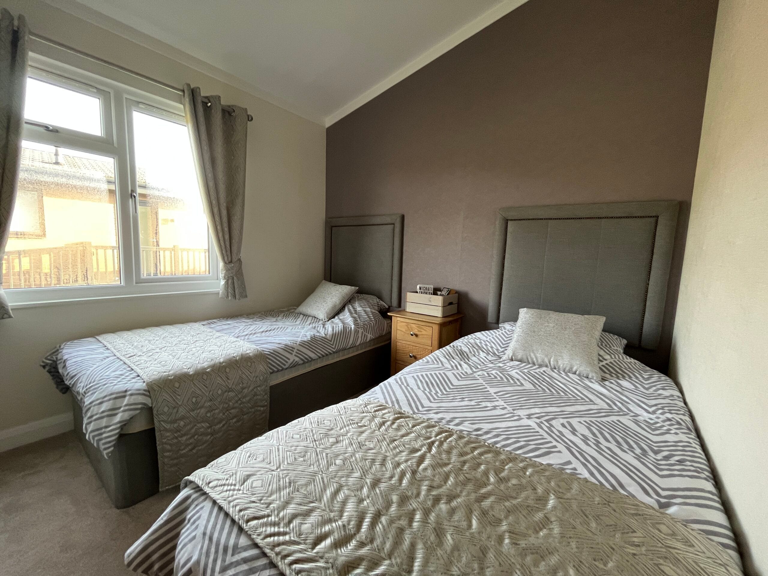 Preowned Willerby Rowan Lodge - Searles Leisure Resort (13)