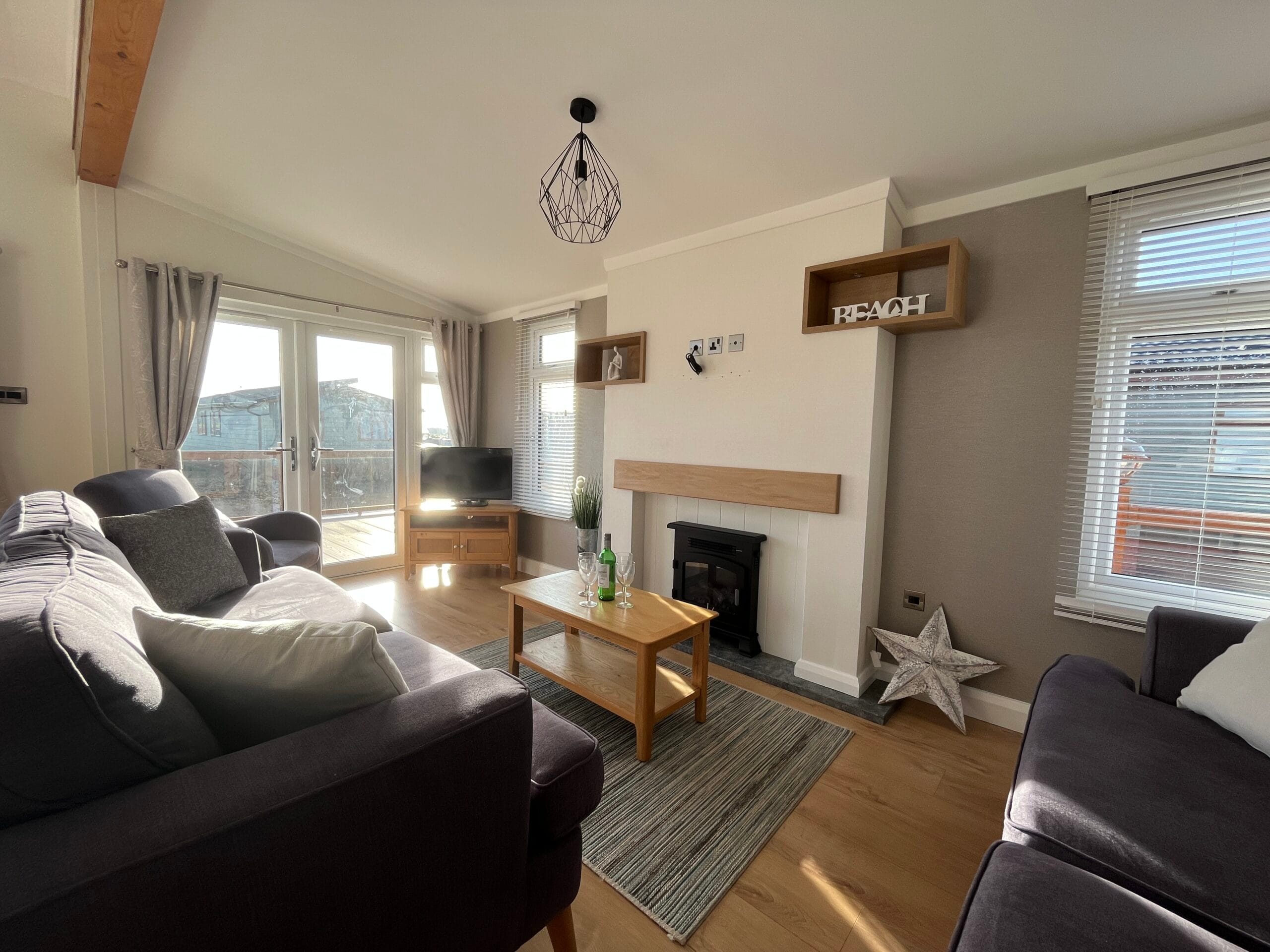 Preowned Willerby Rowan Lodge - Searles Leisure Resort (8)