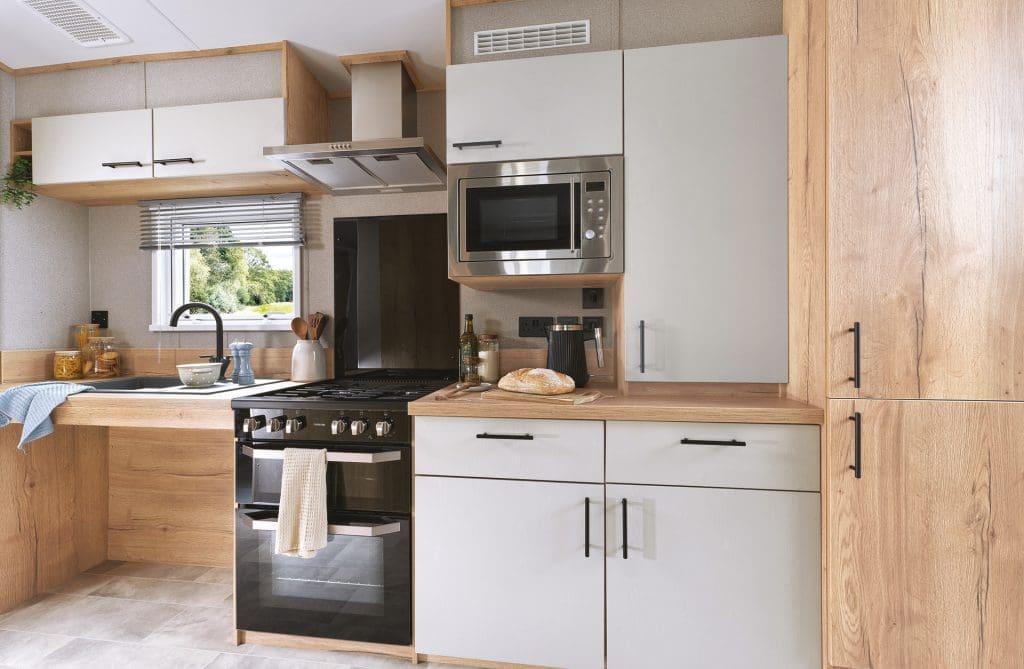 Stock Easy Access Classic Derwent Holiday Home Searles Leisure Resort Hunstanton Norfolk (6)