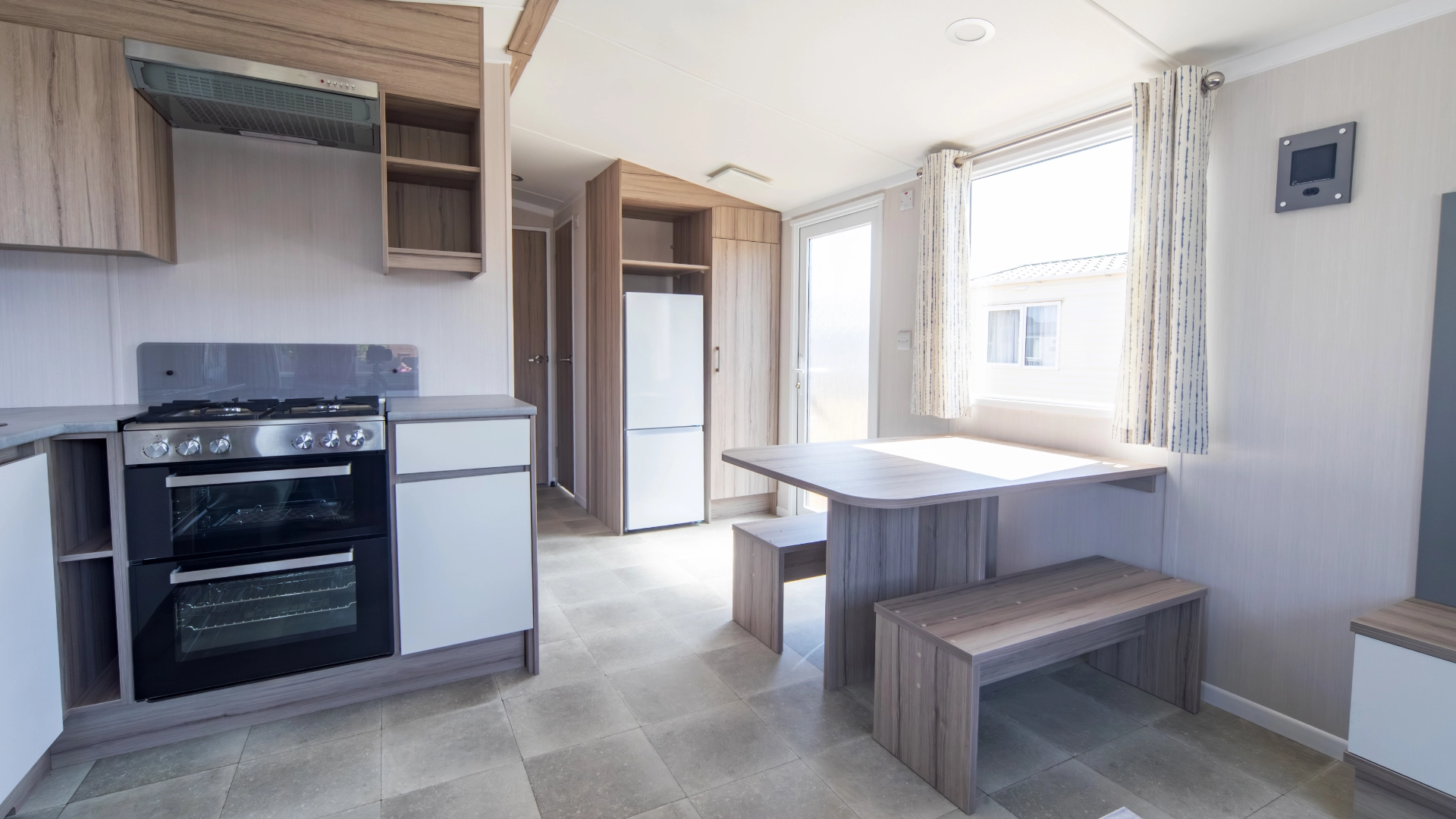 web-accommodation-classic-royan-holiday-home-kitchen