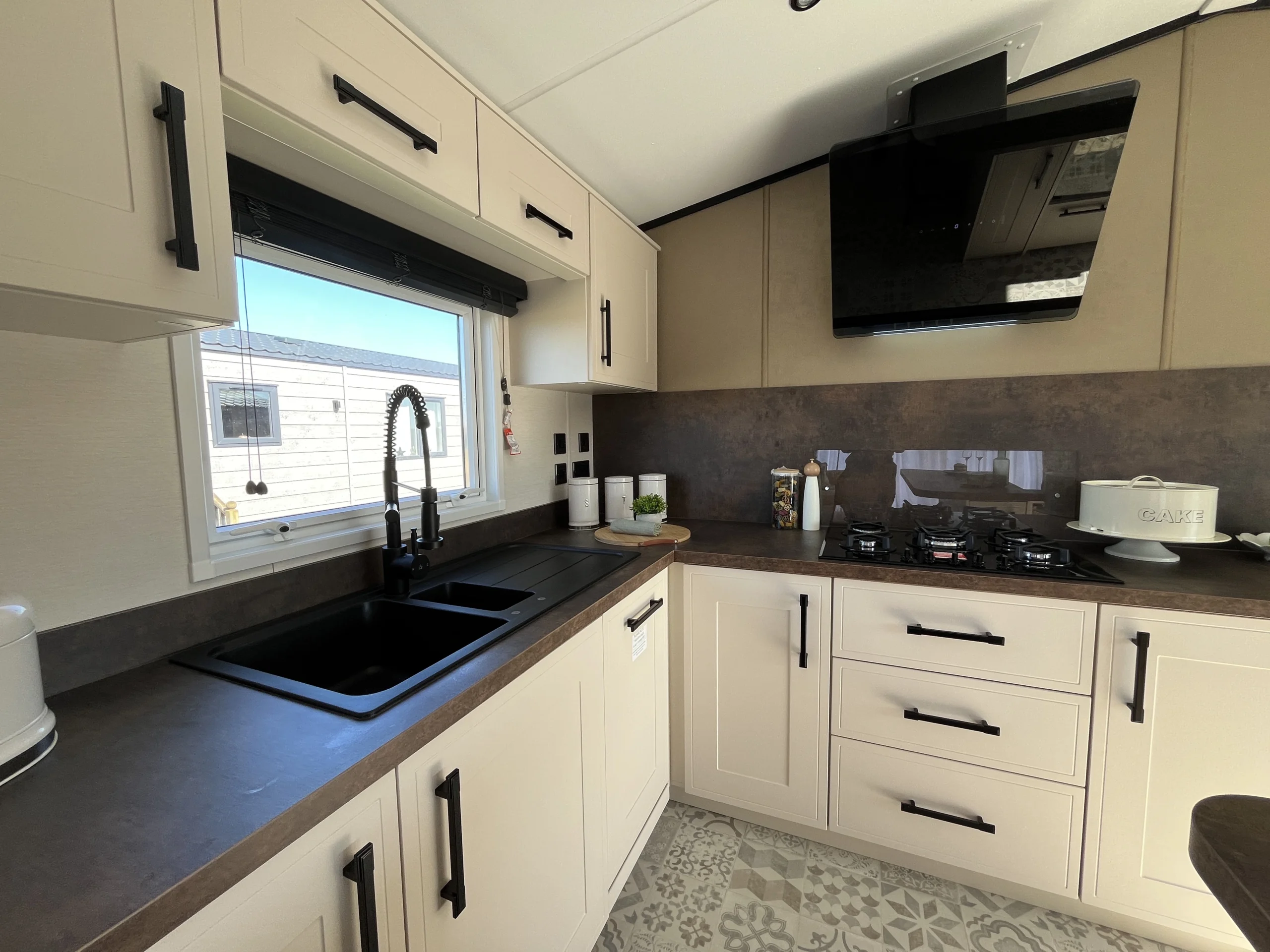 CARNABY GRANTLEY KITCHEN, HUNSTANTON NORFOLK