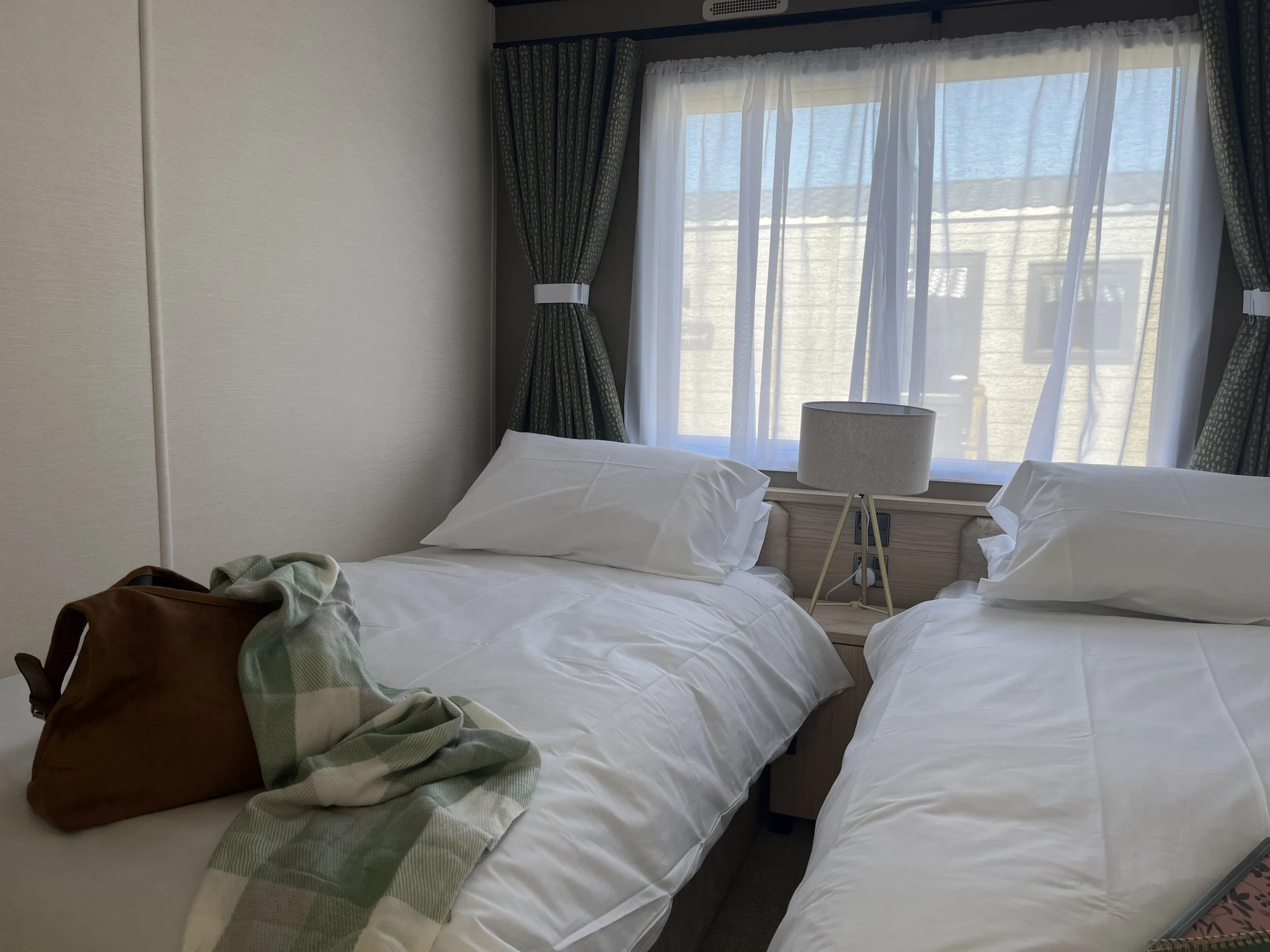 CARNABY GRANTLEY TWIN BEDROOM, HUNSTANTON NORFOLK