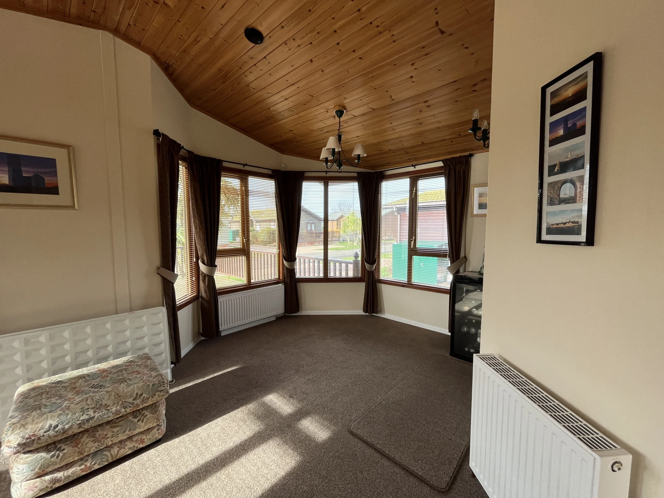 OMAR KINGFISHER LODGE DINING ROOM, HUNSTANTON NORFOLK