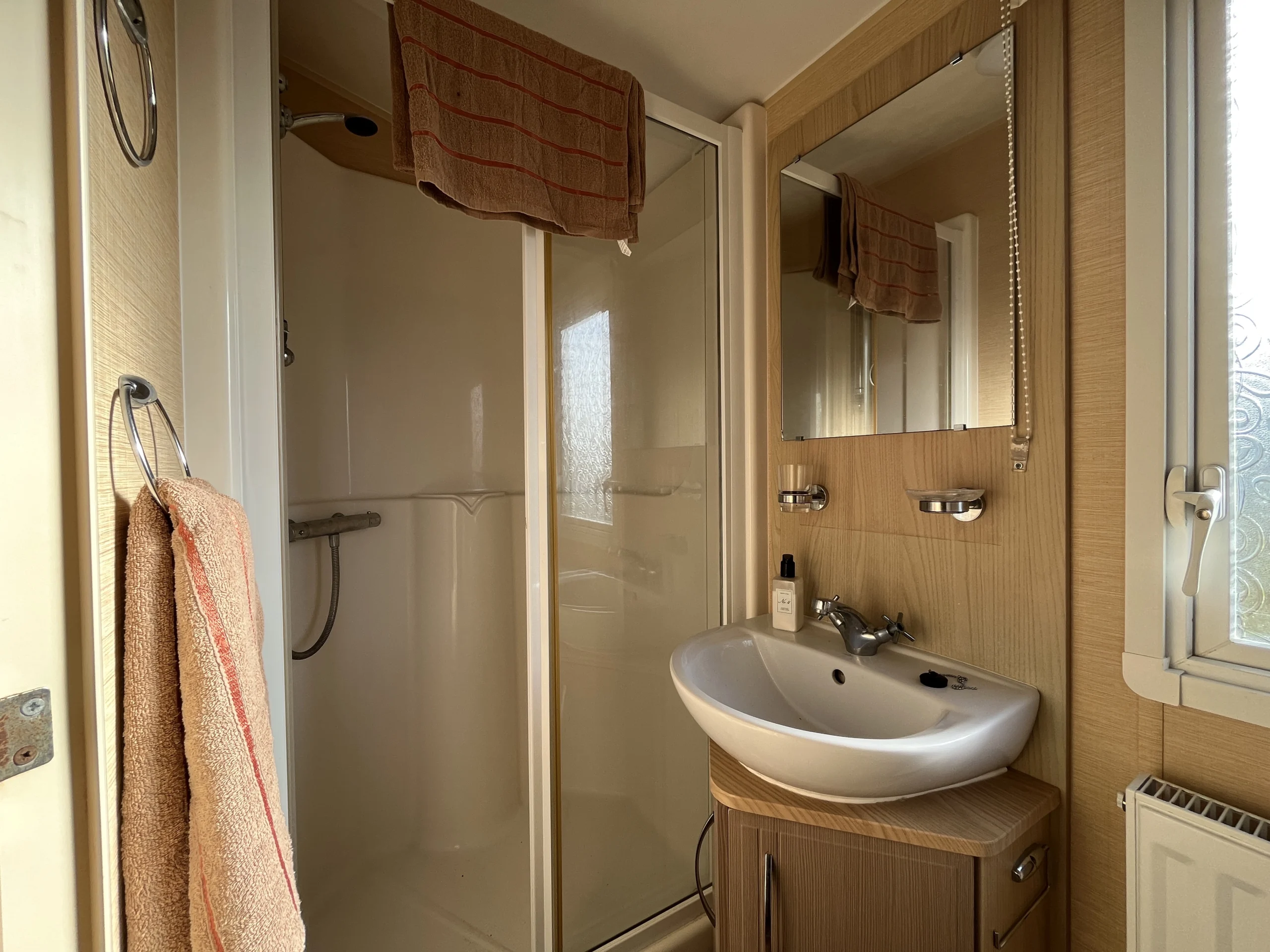 WILLERBY WESTMORLAND- BATHROOM, NORFOLK HUNSTANTON