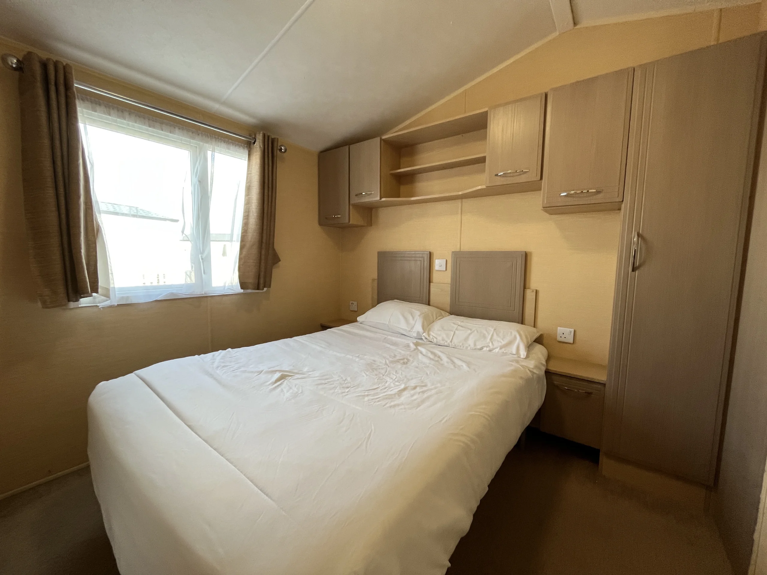 WILLERBY WESTMORLAND- MASTER BEDROOM, NORFOLK HUNSTANTON
