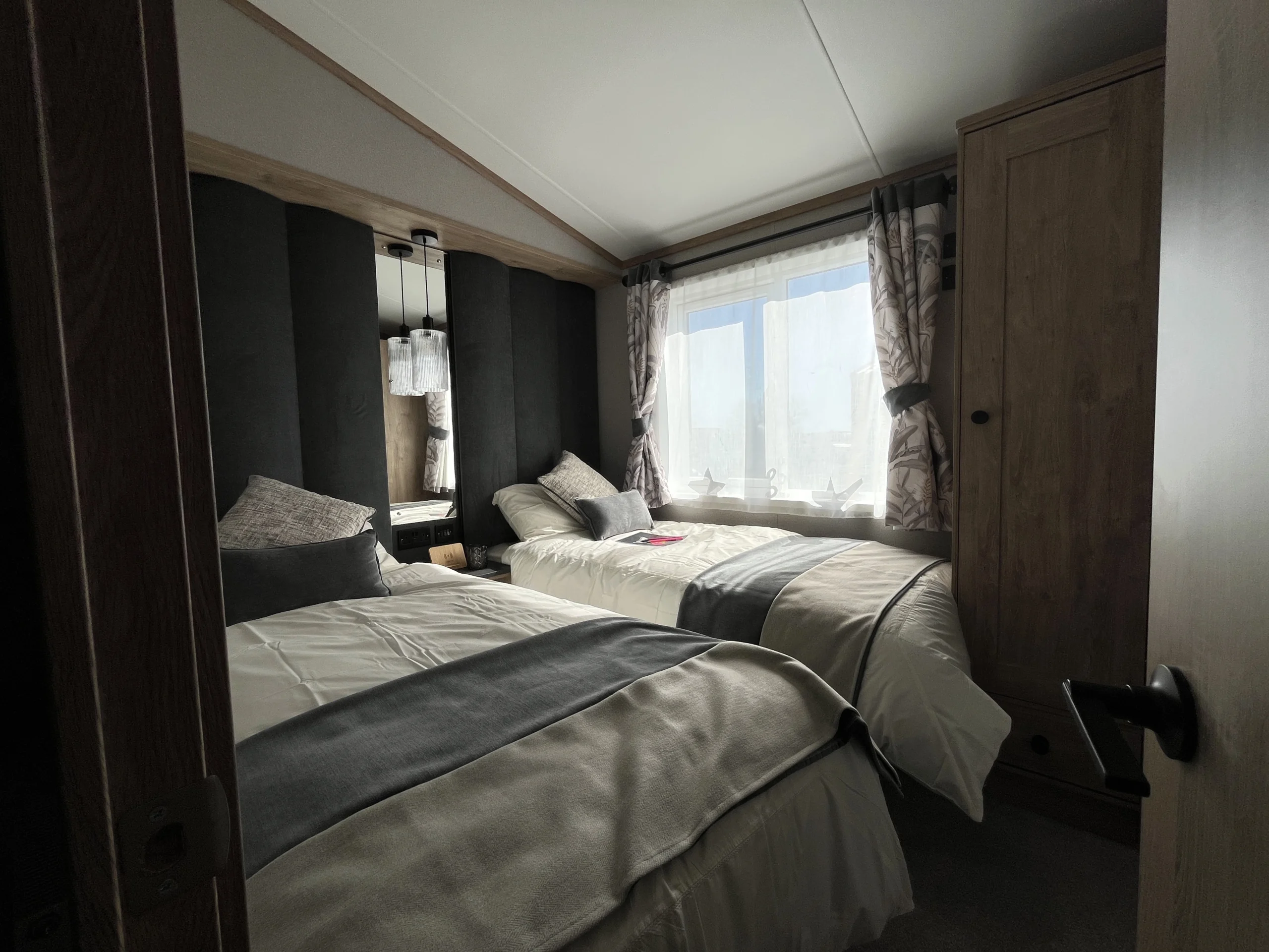 ABI BALMORAL TWIN BEDROOM 1, HUNSTANTON NORFOLK