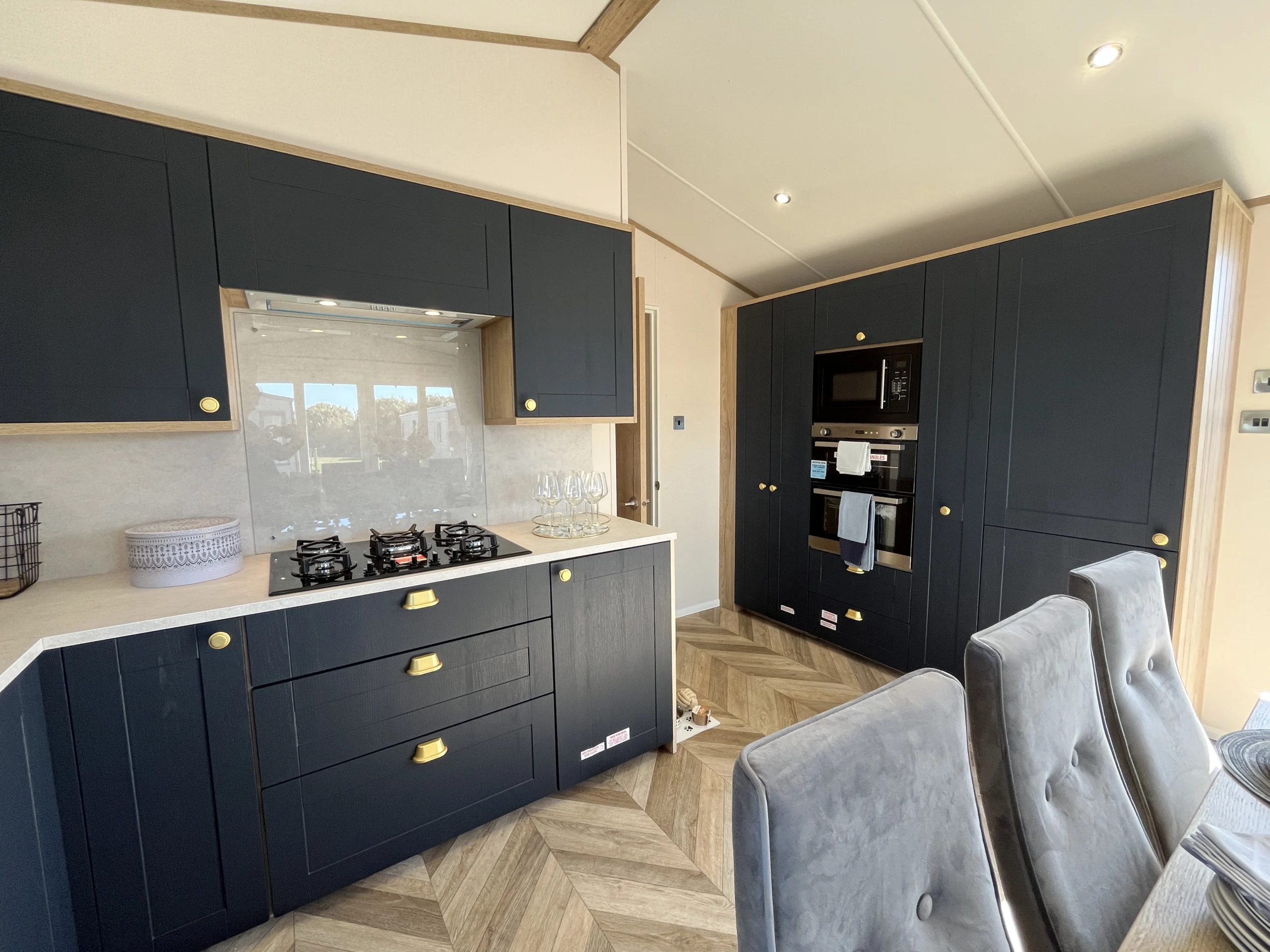 WILLERBY GAINSBOROUGH KITCHEN 2, HUNSTANTON NORFOLK