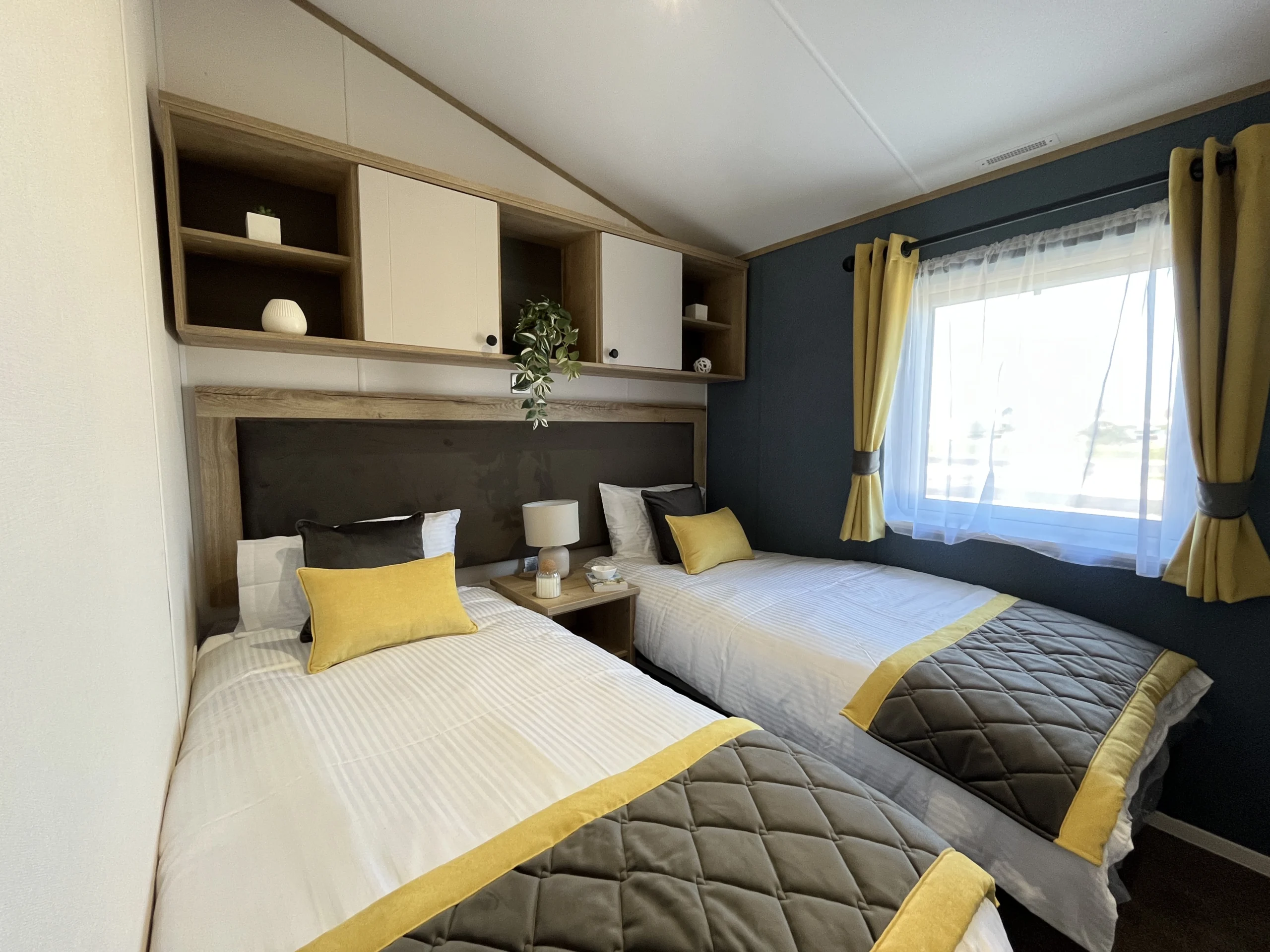 WILLERBY GAINSBOROUGH TWIN BEDROOM 2, HUNSTANTON NORFOLK