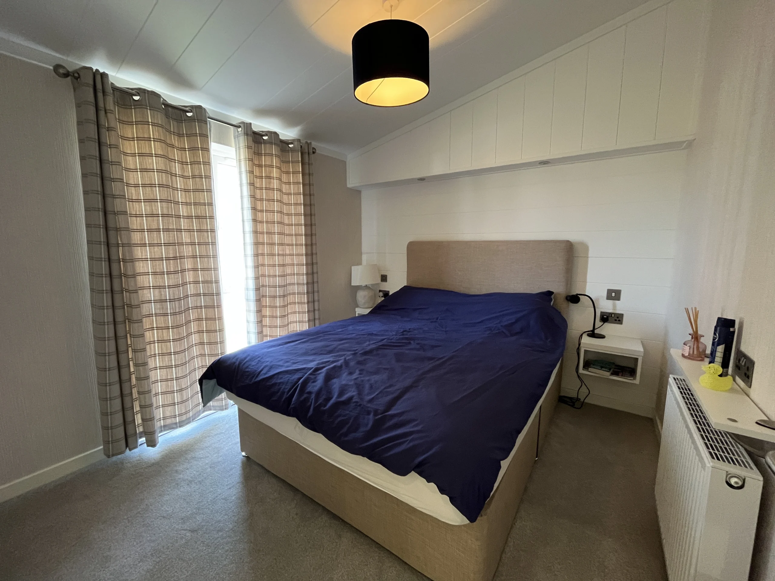 app-caravan-sales-omar-alderney-lodge-private-sale-double-bedroom