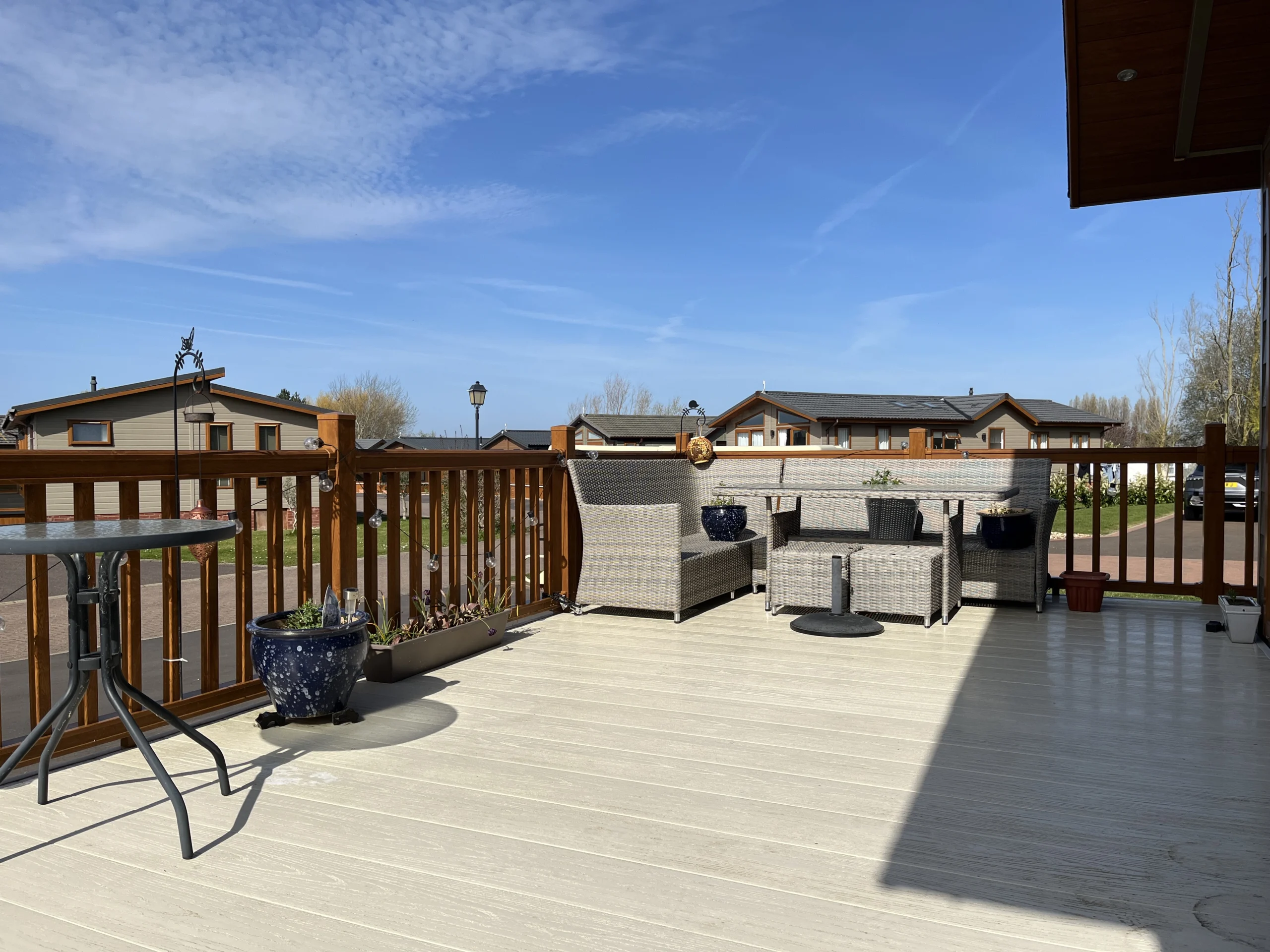 app-caravan-sales-omar-alderney-lodge-private-sale-exterior-decking