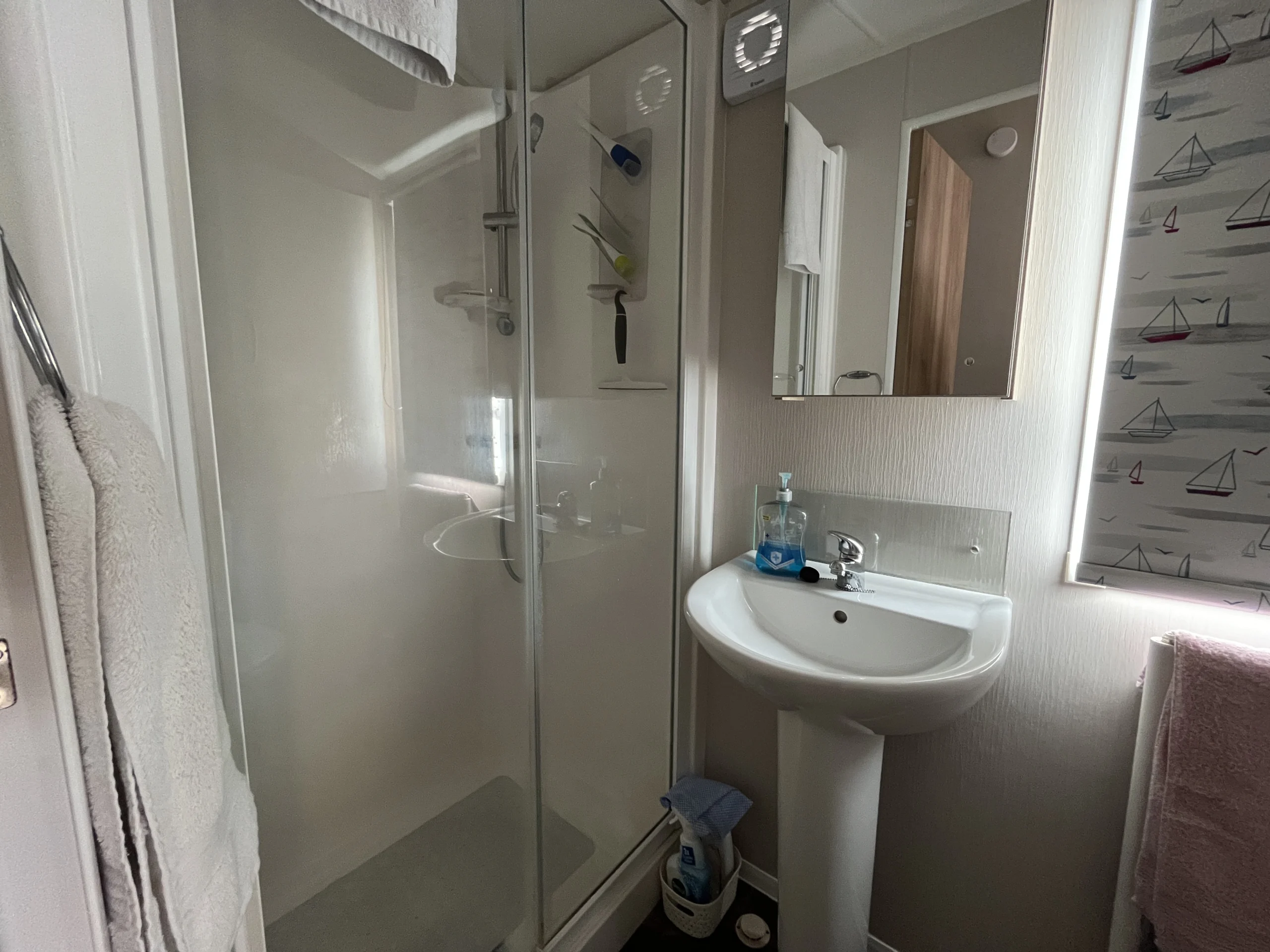 app.caravan.sales.willerby.brockenhurst.private.sale