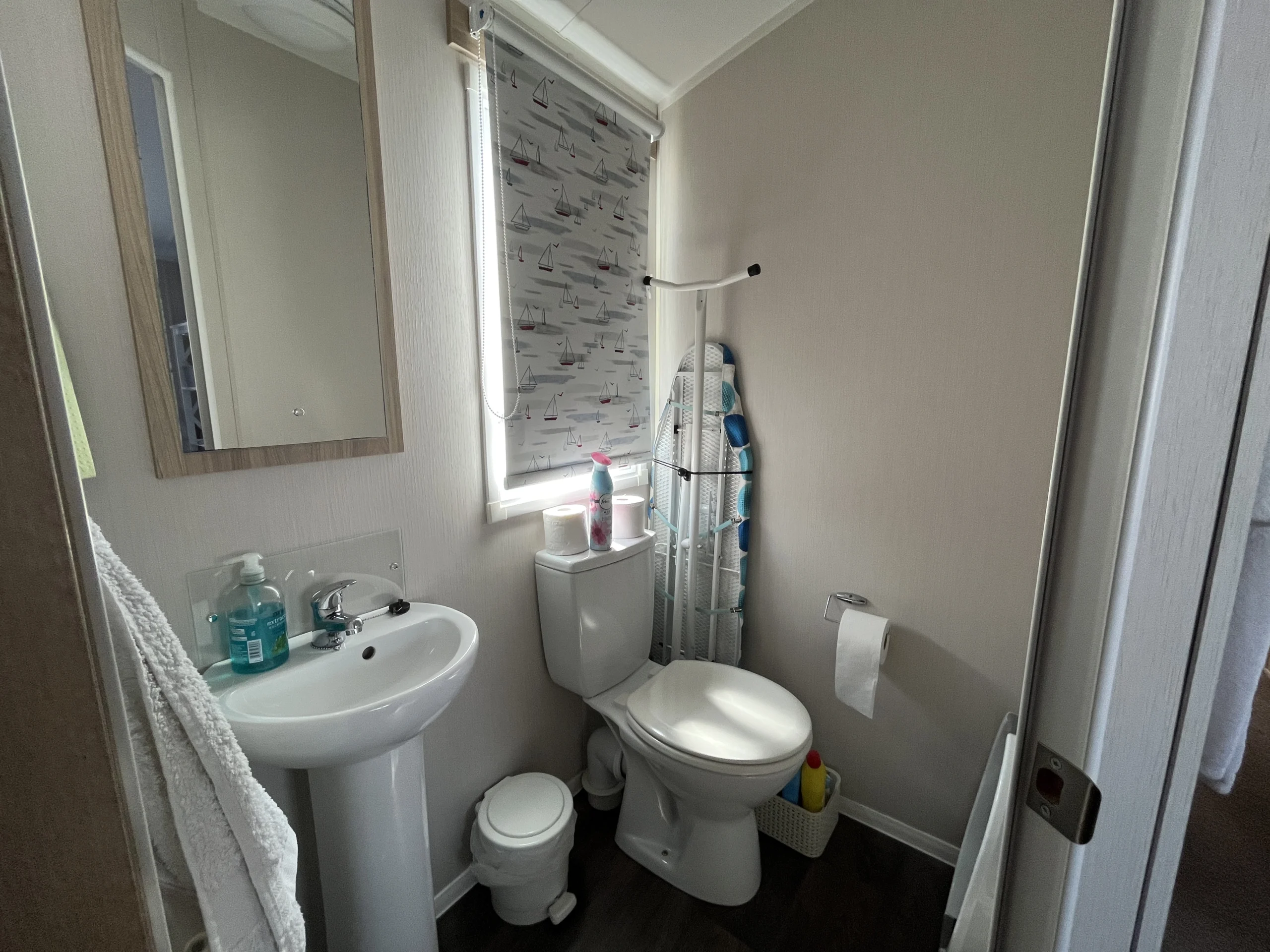 app.caravan.sales.willerby.brockenhurst.private.sale.ensuite