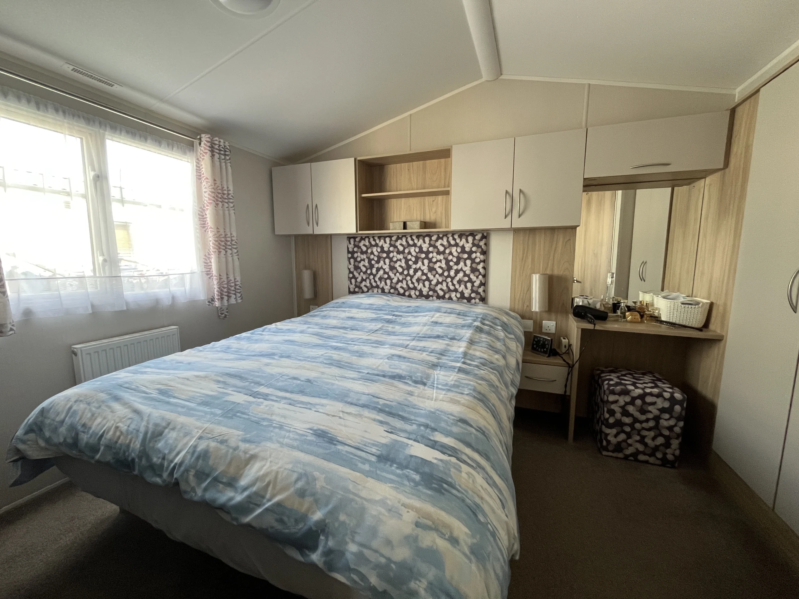 app.caravan.sales.willerby.brockenhurst.private.sale.main