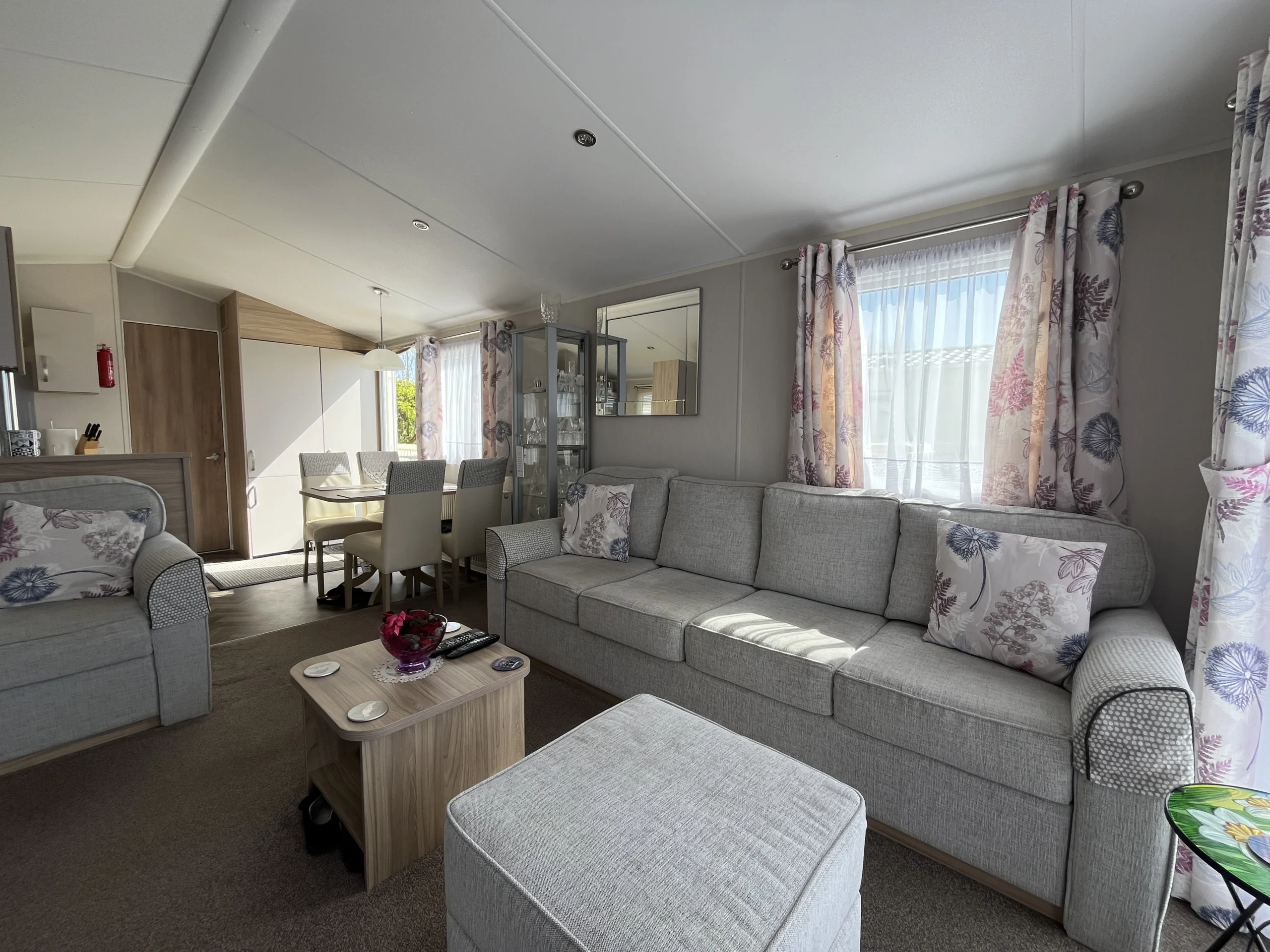 app.caravan.sales.willerby.brockenhurst.private.sale.open.plan