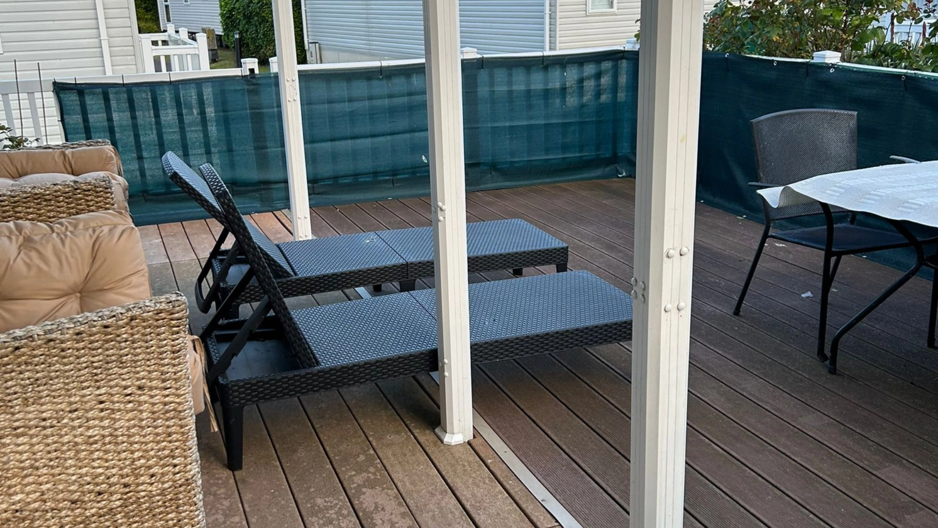 web.searles.carvan.sales.bretmeyer.leisure.lodge.exterior