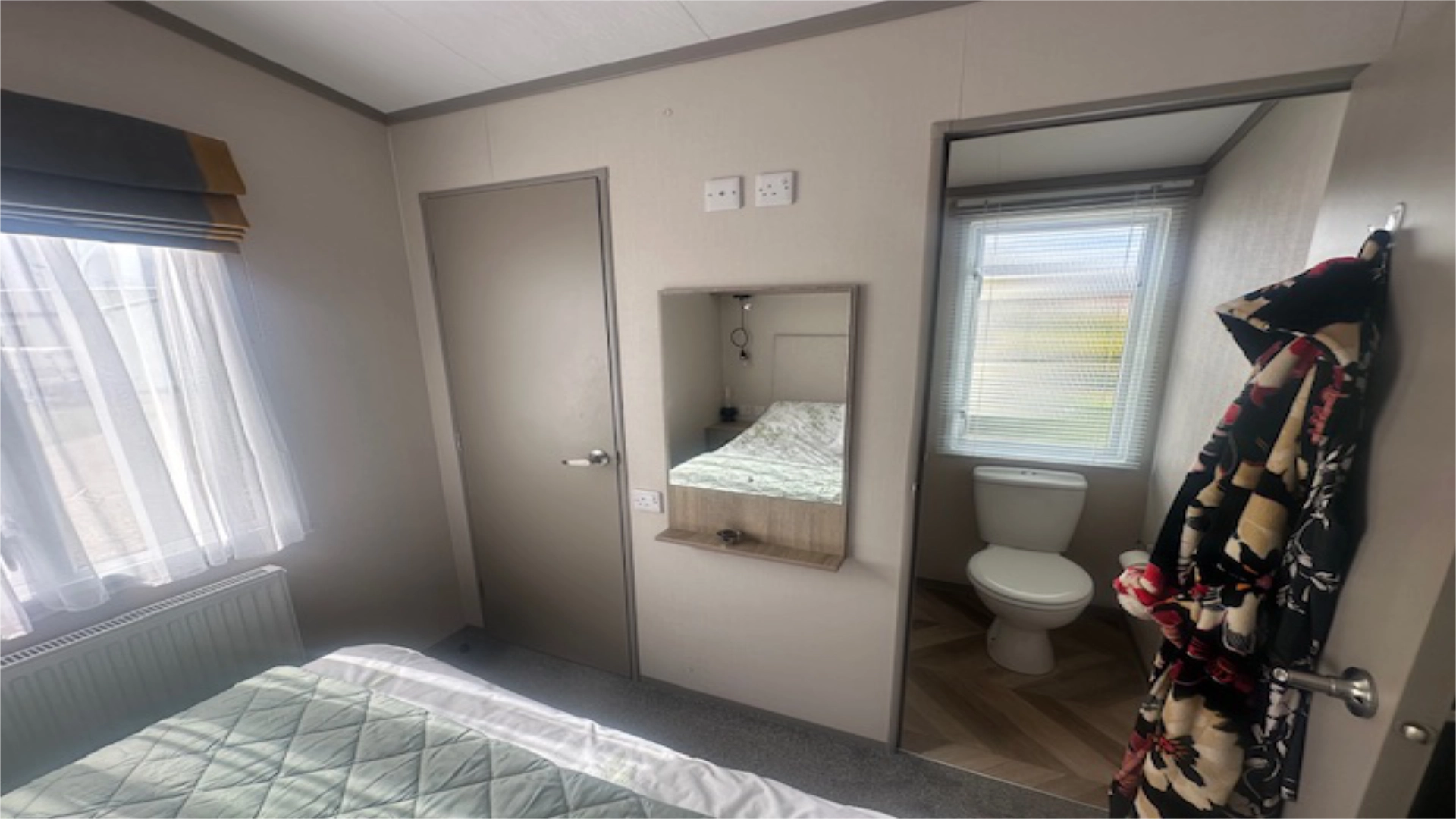 web.searles.carvan.sales.victory.stonewood.ensuite