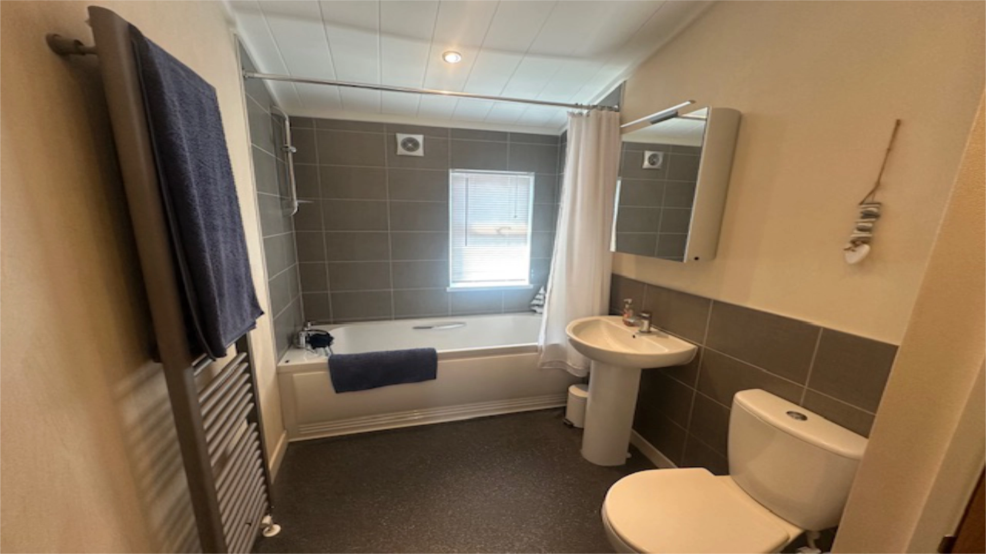 web.searles.carvan.sales.wessex.contemporary.lodge