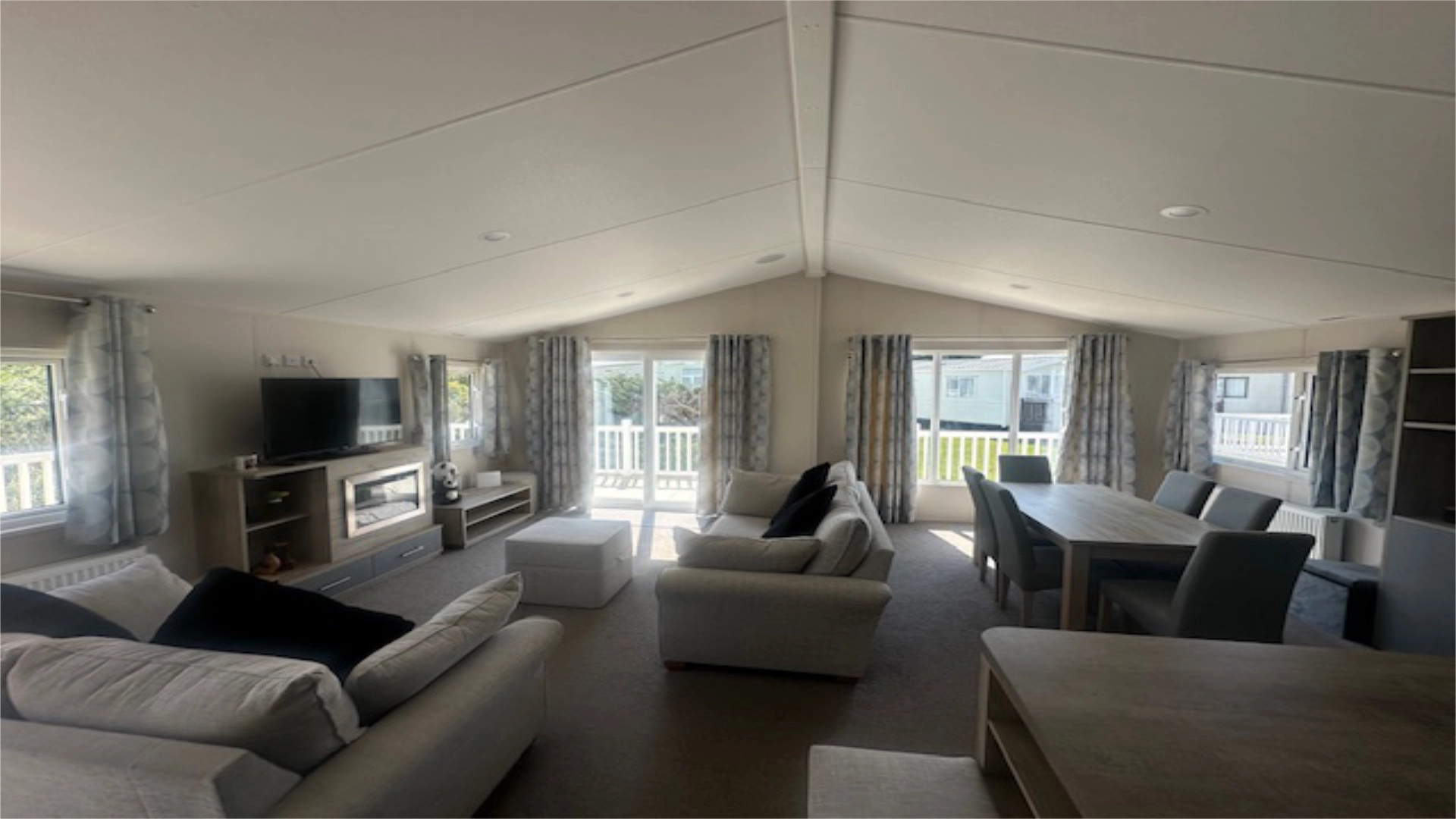 web.searles.carvan.sales.willerby.clearwater.lodge.open.plan