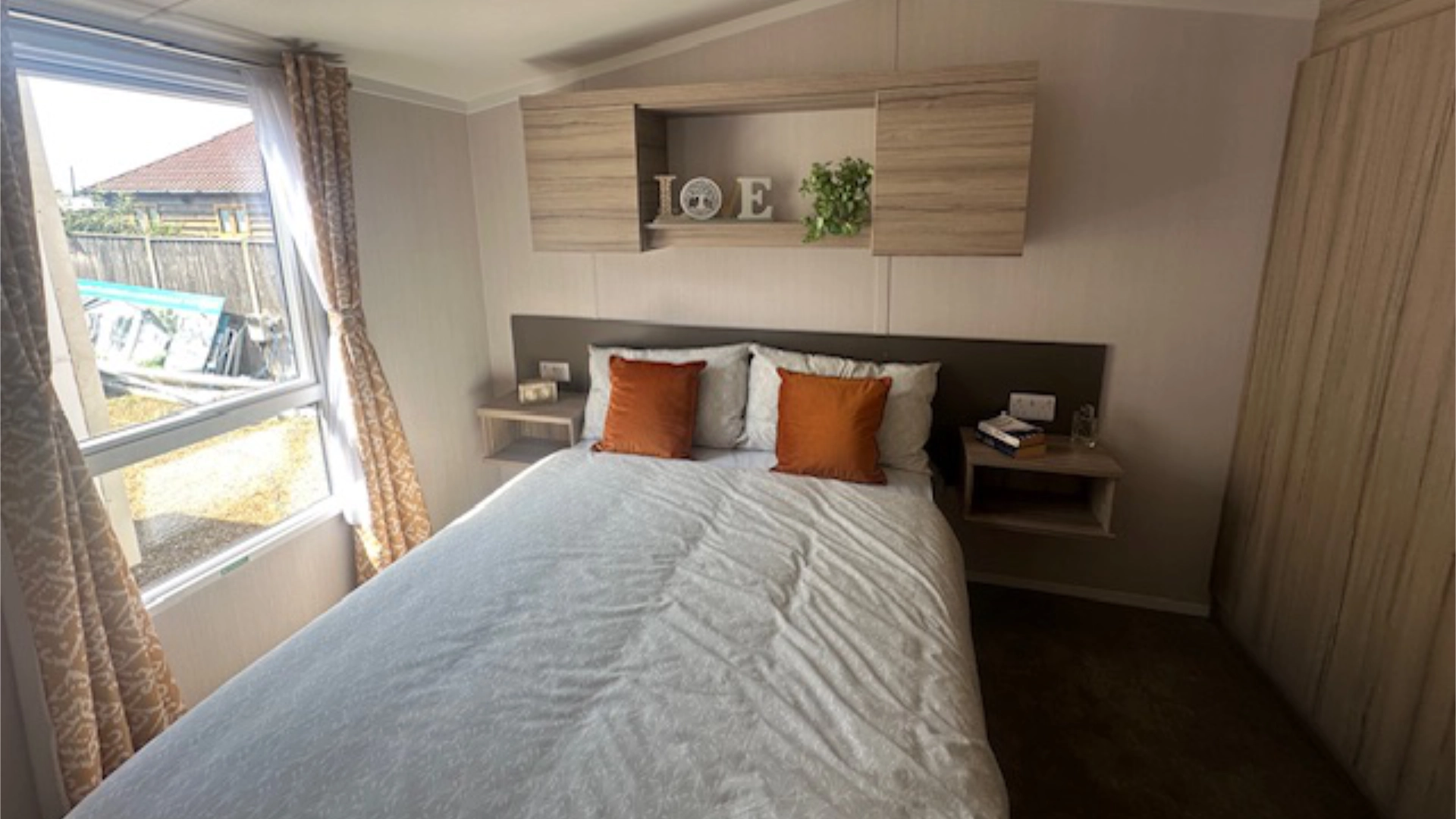 web.searles.carvan.sales.swift.loire.main
